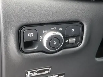MERCEDES-BENZ V 300 d Marco Polo 4M Airmatic AHK Dis…