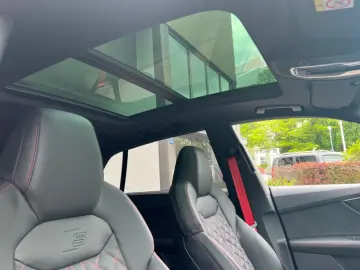 AUDI Q8 50 TDI qu S Line Competition  Pano StHzg B&O