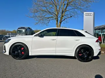 AUDI RSQ8 qu KERAMIK B&OADV. NACHT AHK PANO CARBON