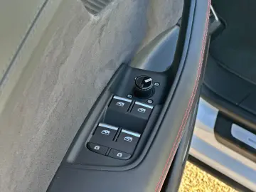 AUDI RSQ8 qu KERAMIK B&OADV. NACHT AHK PANO CARBON