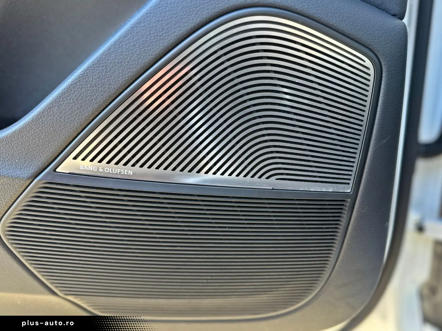 AUDI RSQ8 qu KERAMIK B&OADV. NACHT AHK PANO CARBON