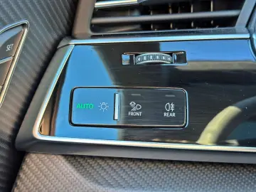 AUDI RSQ8 qu KERAMIK B&OADV. NACHT AHK PANO CARBON