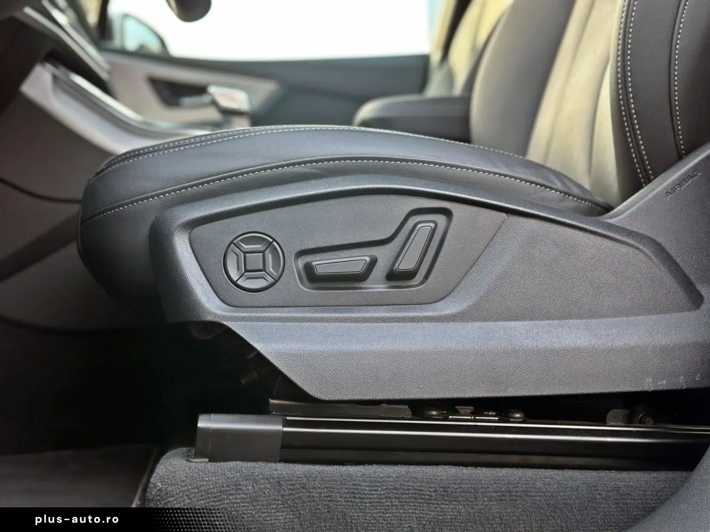 AUDI Q7 55TFSI qu S LINE BLACK HUD PANO AHK 7-SITZER