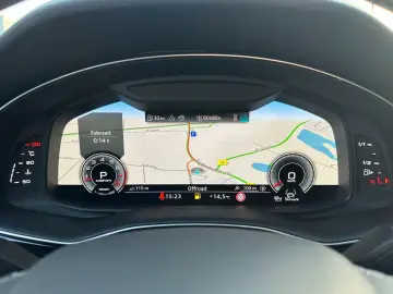 AUDI Q7 55TFSI qu S LINE BLACK HUD PANO AHK 7-SITZER