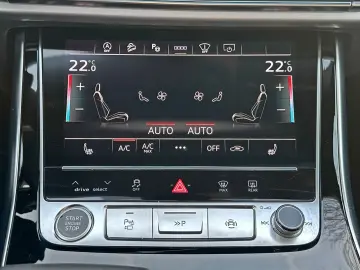 AUDI Q7 55TFSI qu S LINE BLACK HUD PANO AHK 7-SITZER