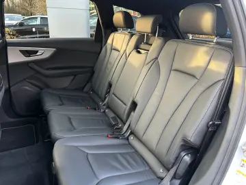 AUDI Q7 55TFSI qu S LINE BLACK HUD PANO AHK 7-SITZER