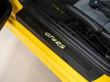 PORSCHE Cayman GT4 RS Lift-VA Weissach Paket Chrono Pake