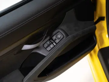PORSCHE Cayman GT4 RS Lift-VA Weissach Paket Chrono Pake
