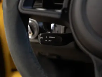 PORSCHE Cayman GT4 RS Lift-VA Weissach Paket Chrono Pake