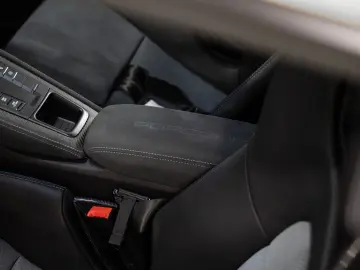 PORSCHE Cayman GT4 RS Lift-VA Weissach Paket Chrono Pake