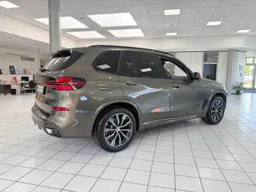 BMW X5 xD30d M-Sport Pro 7-SITZ PANO-SKY LUFT HUD