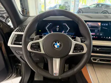 BMW X5 xD30d M-Sport Pro 7-SITZ PANO-SKY LUFT HUD