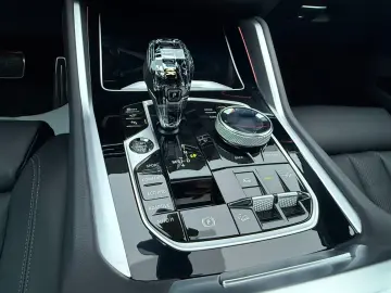 BMW X6 40xd MSPORT INDIVIDUAL 360 ACC HUD SKYLONUNGE
