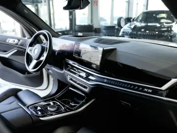 BMW X5 xDrive30d M SPORT PRO 7.Sitze 360K Luftf. AHK