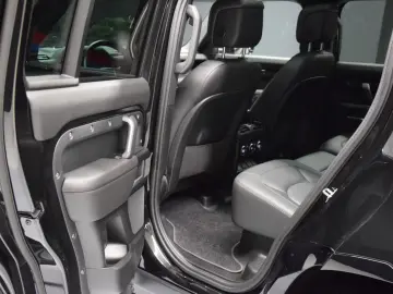 LAND ROVER Defender 110 X-Dynamic HSE 5.0 V8 Pano Matrix