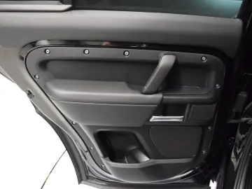 LAND ROVER Defender 110 X-Dynamic HSE 5.0 V8 Pano Matrix