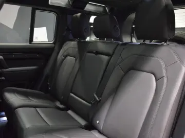 LAND ROVER Defender 110 X-Dynamic HSE 5.0 V8 Pano Matrix