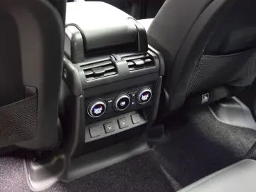 LAND ROVER Defender 110 X-Dynamic HSE 5.0 V8 Pano Matrix