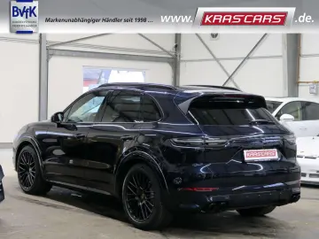 PORSCHE Cayenne GTS Matrix Pano AHK Luftfed. PDCC  360