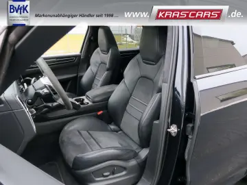 PORSCHE Cayenne GTS Matrix Pano AHK Luftfed. PDCC  360
