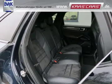 PORSCHE Cayenne GTS Matrix Pano AHK Luftfed. PDCC  360