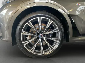 BMW X7 M50i Bowers AHK SkyLounge FondEntertainment