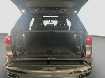 BMW X7 M50i Bowers AHK SkyLounge FondEntertainment