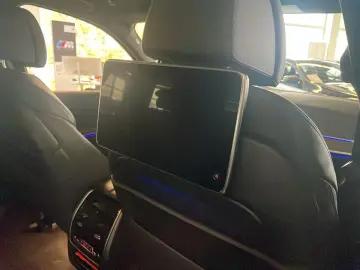 BMW X7 M50i Bowers AHK SkyLounge FondEntertainment