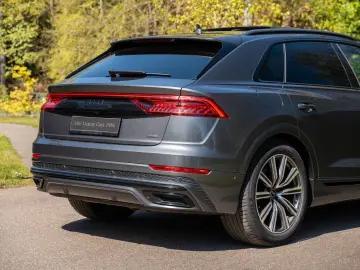 AUDI Q8 60 TFSI e quattro tiptronic competit. pl