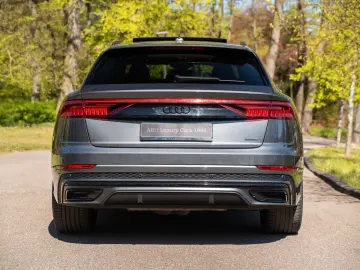 AUDI Q8 60 TFSI e quattro tiptronic competit. pl