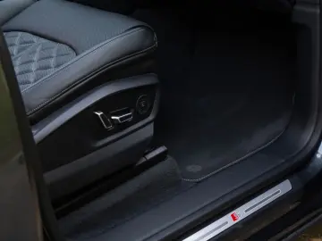 AUDI Q8 60 TFSI e quattro tiptronic competit. pl