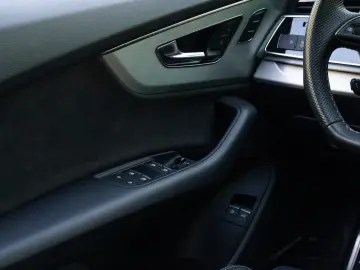 AUDI Q8 60 TFSI e quattro tiptronic competit. pl