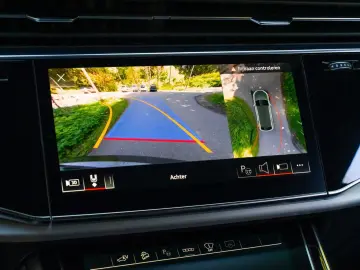 AUDI Q8 60 TFSI e quattro tiptronic competit. pl