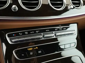 MERCEDES-BENZ E 450 4M  AMG LED Airmatic Nappa Memory 360