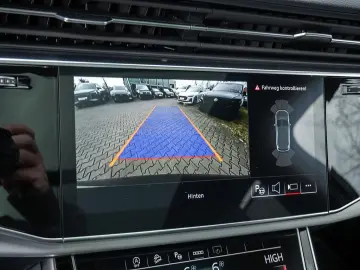 AUDI Q7 45 TDI quattro MATRIX NAVI AHK STANDHZ PANO