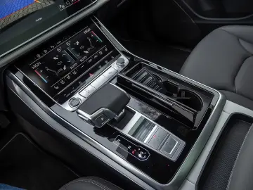 AUDI Q7 45 TDI quattro MATRIX NAVI AHK STANDHZ PANO