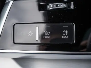 AUDI Q7 45 TDI quattro MATRIX NAVI AHK STANDHZ PANO