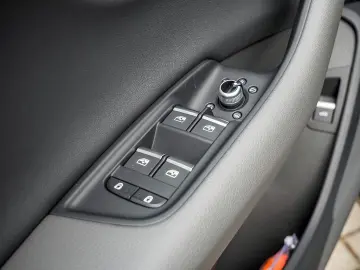 AUDI Q7 45 TDI quattro MATRIX NAVI AHK STANDHZ PANO