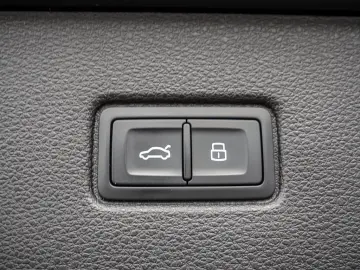 AUDI Q7 45 TDI quattro MATRIX NAVI AHK STANDHZ PANO