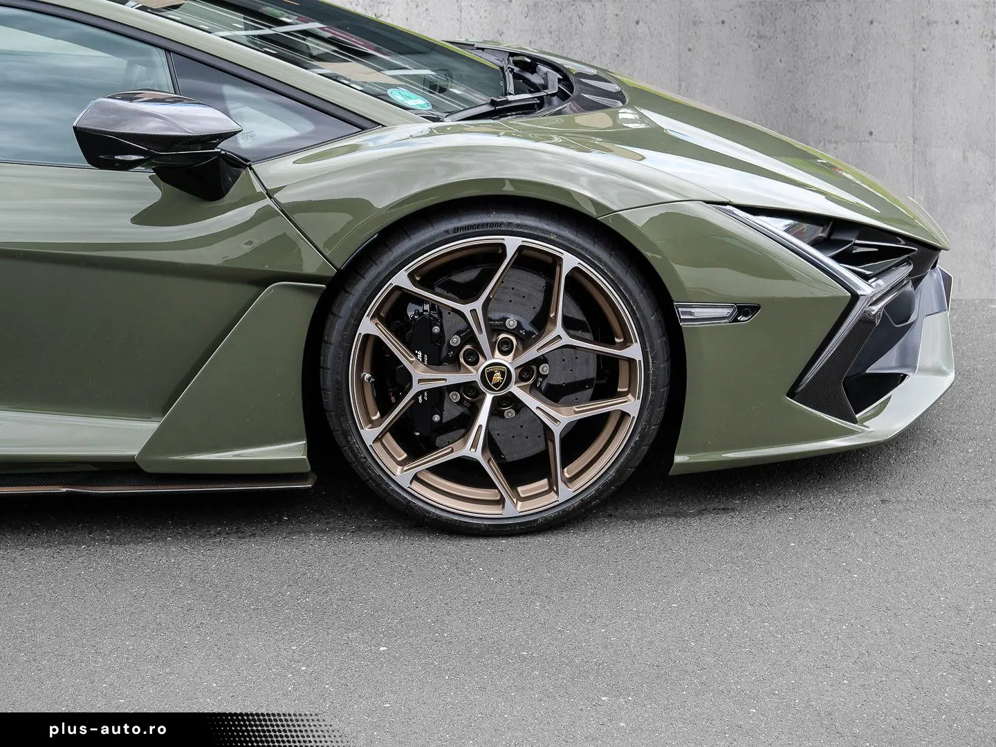 LAMBORGHINI Revuelto Verde Turbine Lucido  XPEL  Sport Seats