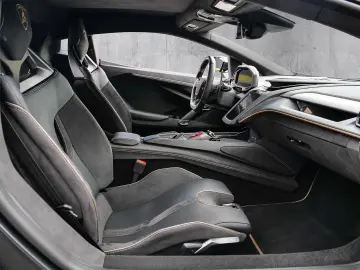 LAMBORGHINI Revuelto Verde Turbine Lucido  XPEL  Sport Seats