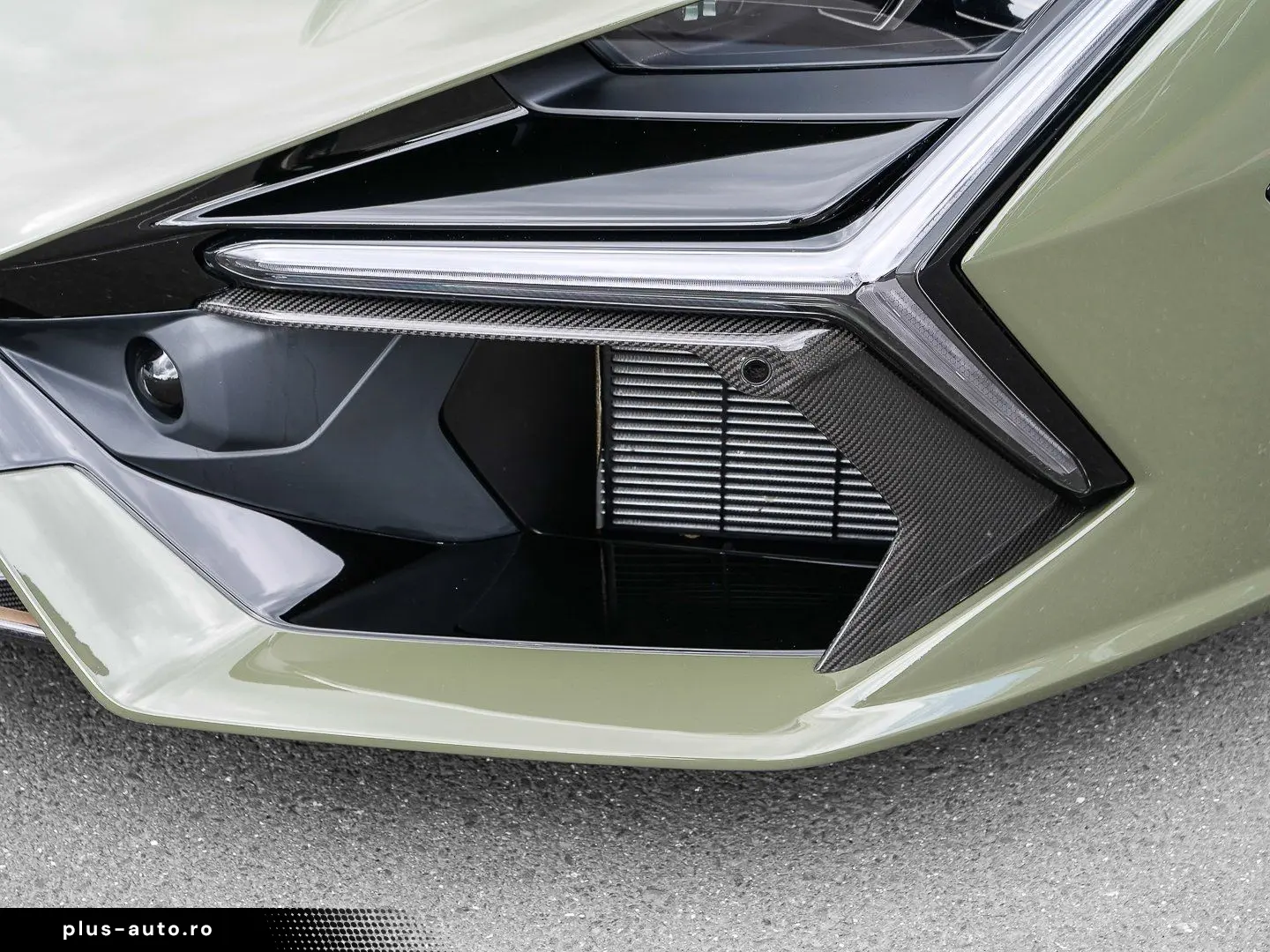 LAMBORGHINI Revuelto Verde Turbine Lucido  XPEL  Sport Seats