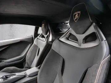 LAMBORGHINI Revuelto Verde Turbine Lucido  XPEL  Sport Seats