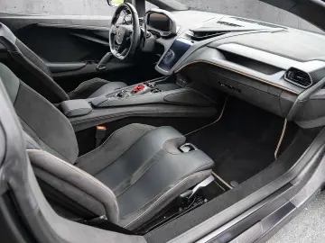 LAMBORGHINI Revuelto Verde Turbine Lucido  XPEL  Sport Seats