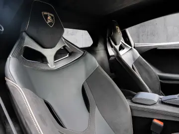 LAMBORGHINI Revuelto Verde Turbine Lucido  XPEL  Sport Seats