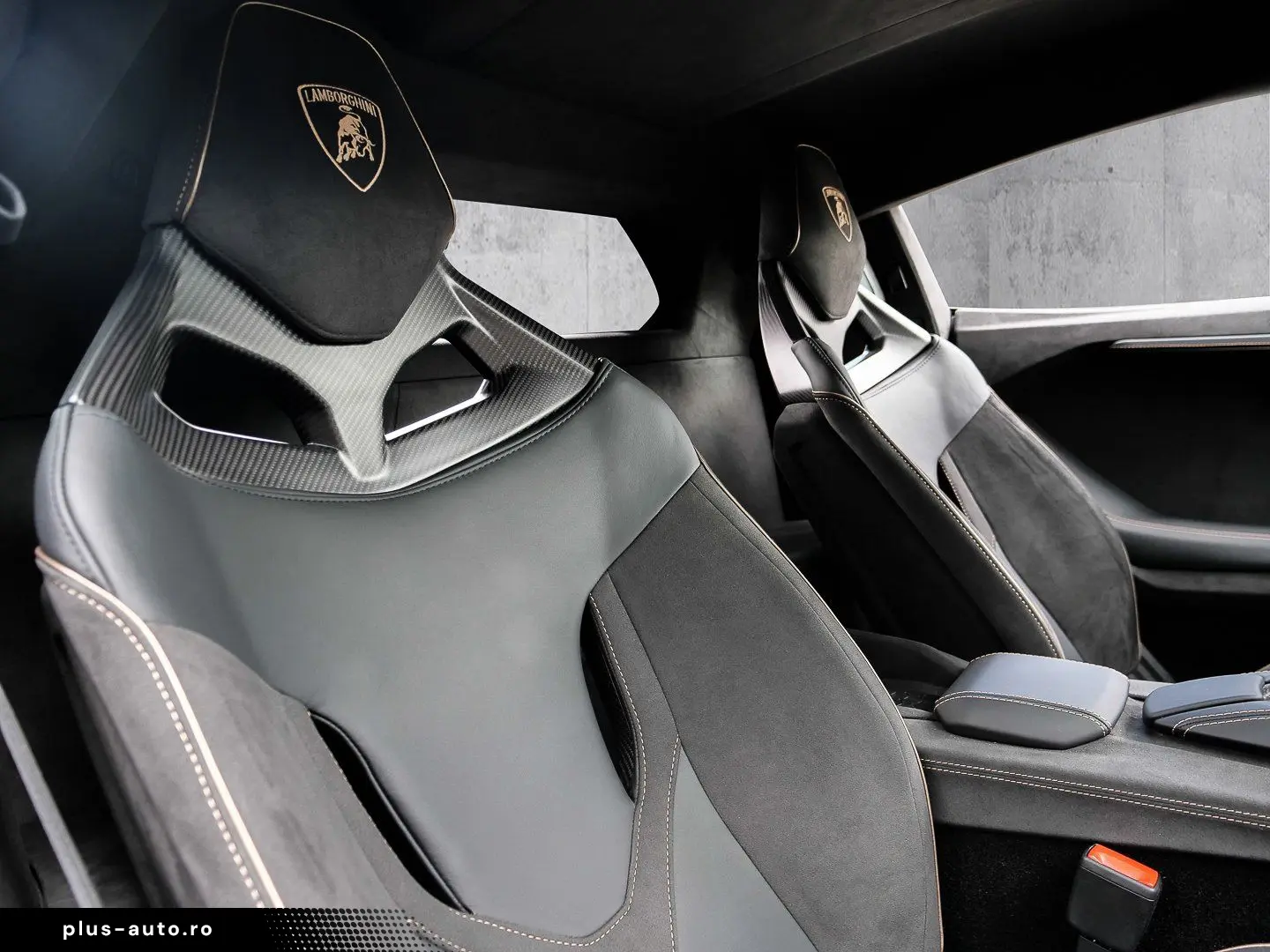 LAMBORGHINI Revuelto Verde Turbine Lucido  XPEL  Sport Seats