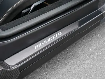 LAMBORGHINI Revuelto Verde Turbine Lucido  XPEL  Sport Seats