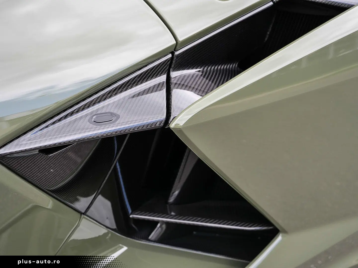 LAMBORGHINI Revuelto Verde Turbine Lucido  XPEL  Sport Seats