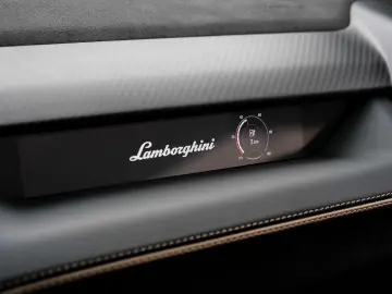 LAMBORGHINI Revuelto Verde Turbine Lucido  XPEL  Sport Seats