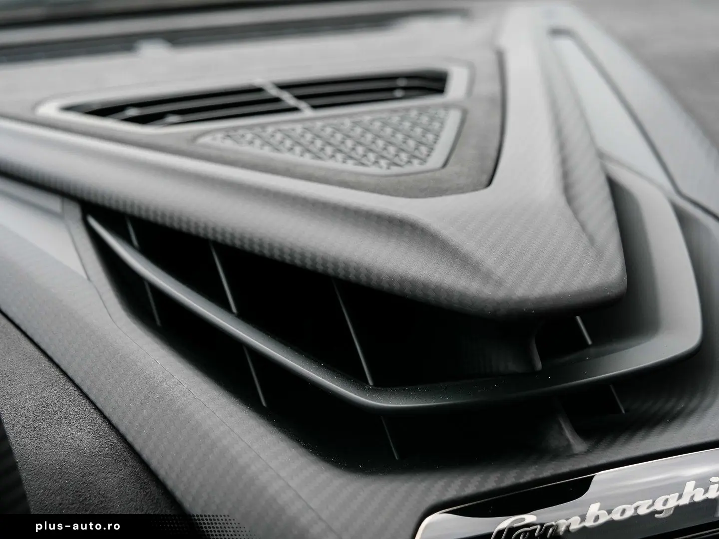 LAMBORGHINI Revuelto Verde Turbine Lucido  XPEL  Sport Seats